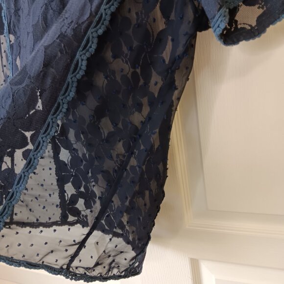 Comme Toi Women's Navy Blue Floral Lace Mesh Sheer Short Sleeve Blouse Size M - Picture 6 of 13